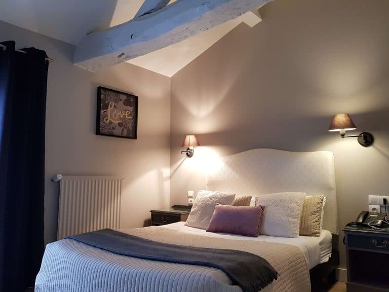 Réserver une chambre d'hôtel - Hôtel Restaurant Les Voyageurs