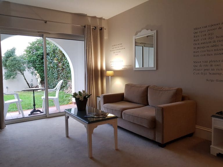 Réserver une chambre d'hôtel - Hôtel Restaurant Les Voyageurs